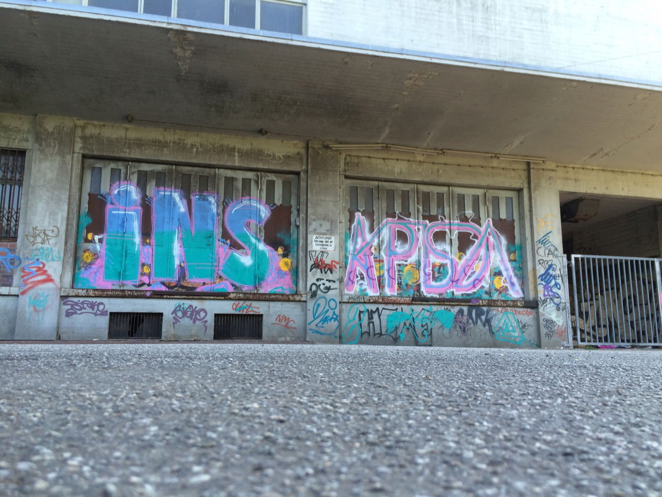 Graffiti Wall - Photo by insvnez