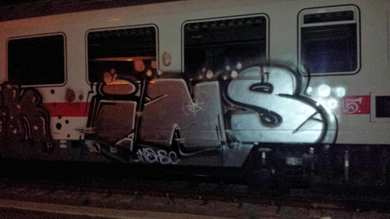 Graffiti Wall - Photo by insvnez