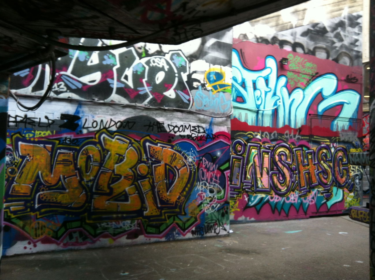 Graffiti Wall - Photo by insvnez