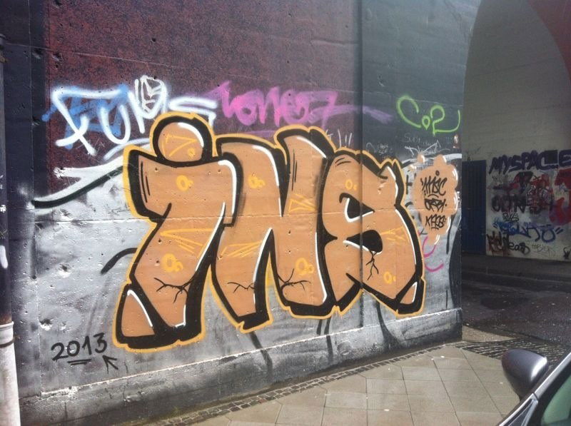 Graffiti Wall - Photo by insvnez (2013)