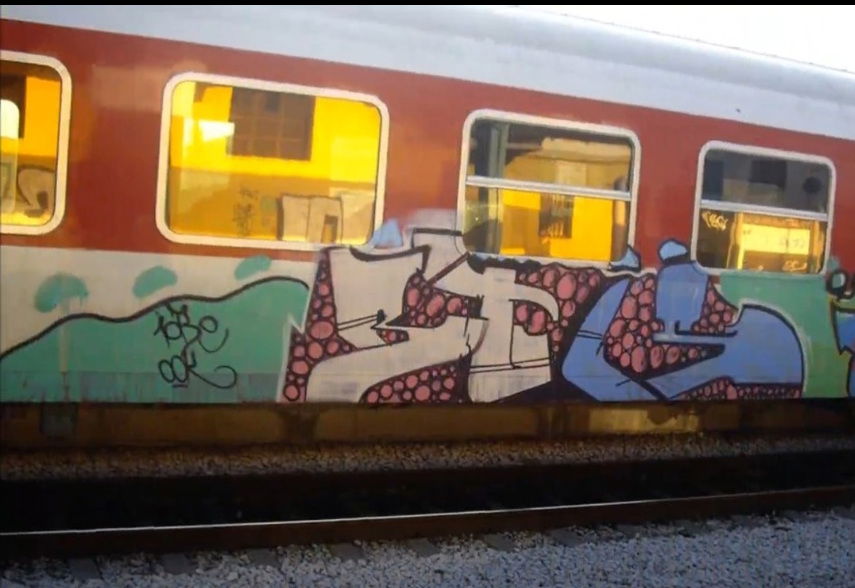 Graffiti Train - Photo by iobe1