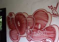 Graffiti Wall - Photo by iobe1