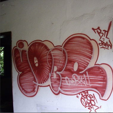 Graffiti Wall - Photo by iobe1