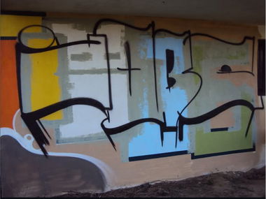 Graffiti Wall - Photo by iobe1