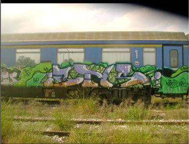 Graffiti Train - Photo by iobe1