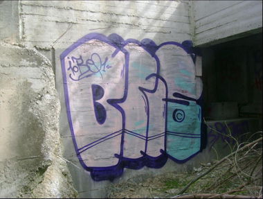 Graffiti Wall - Photo by iobe1