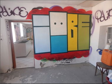 Graffiti Wall - Photo by iobe1