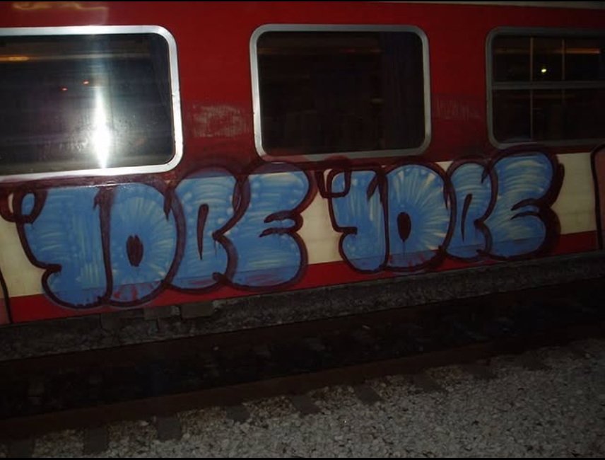Graffiti Train - Photo by iobe1
