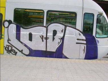 Graffiti Train - Photo by iobe1