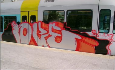 Graffiti Train - Photo by iobe1