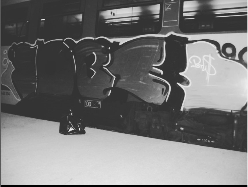 Graffiti Train - Photo by iobe1