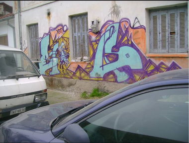 Graffiti Wall - Photo by iobe1