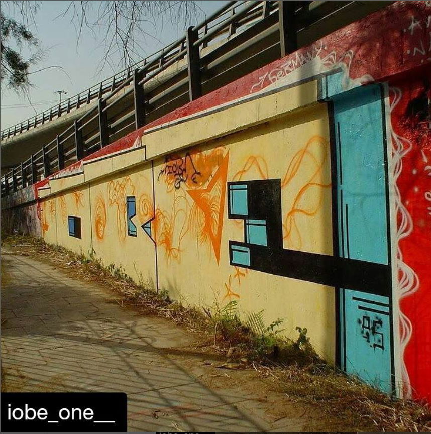 Graffiti Wall - Photo by iobe1