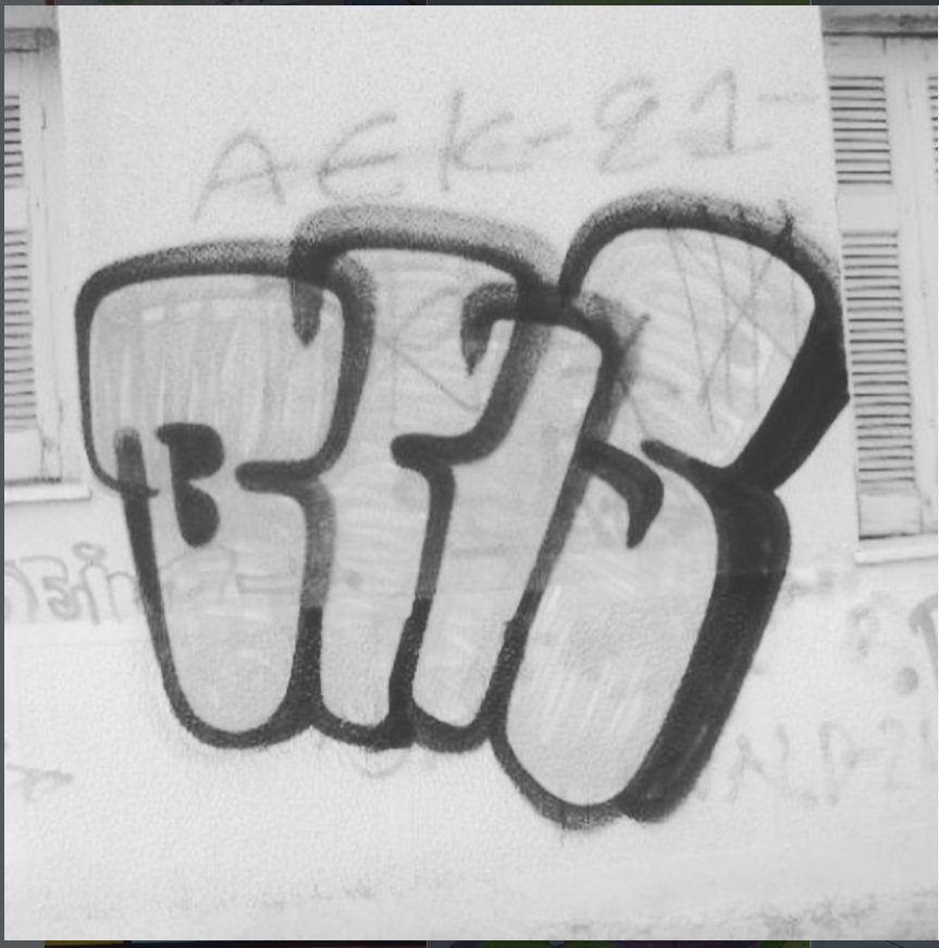 Graffiti Wall - Photo by iobe1