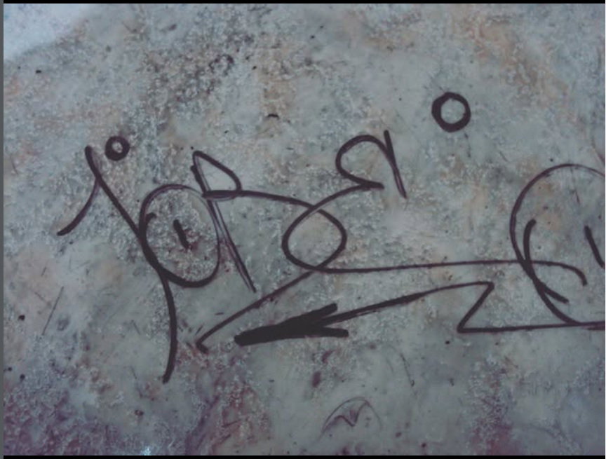 Graffiti Artwork - Photo by iobe1