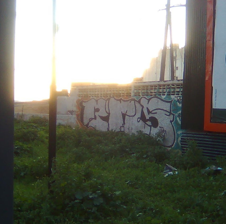 Graffiti Wall - Photo by iobe1