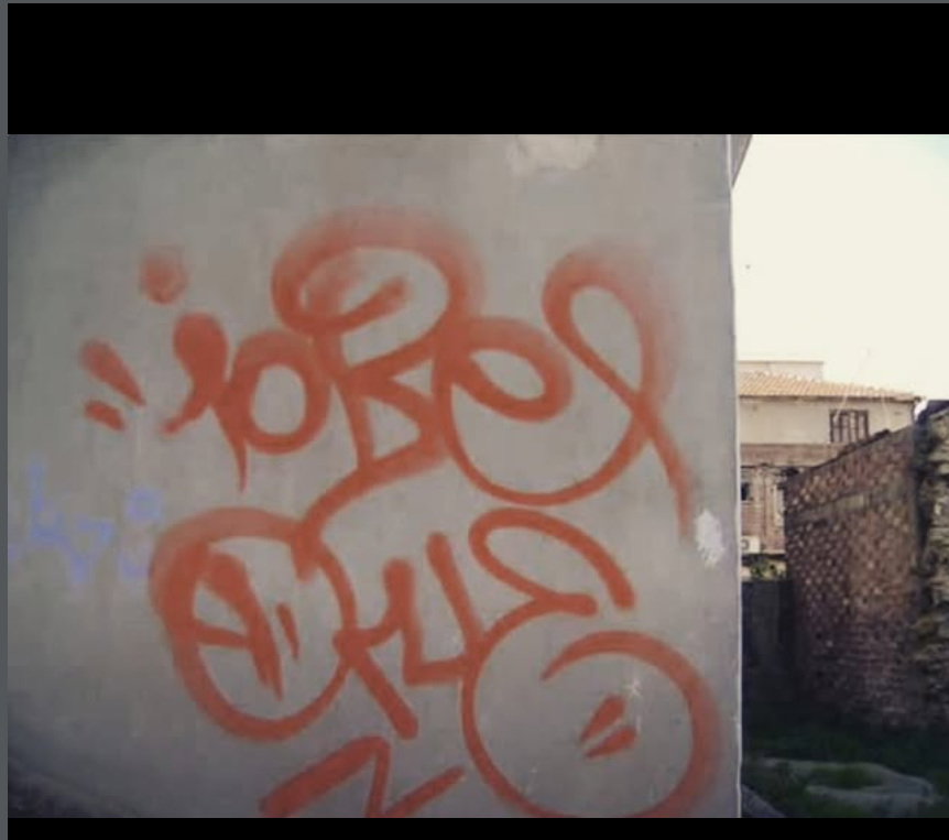 Graffiti Artwork - Photo by iobe1