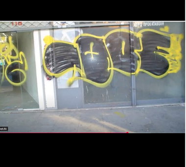 Graffiti Wall - Photo by iobe1