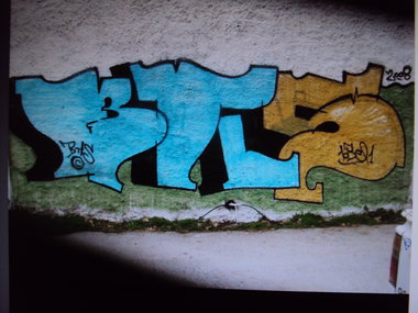 Graffiti Wall - Photo by iobe1