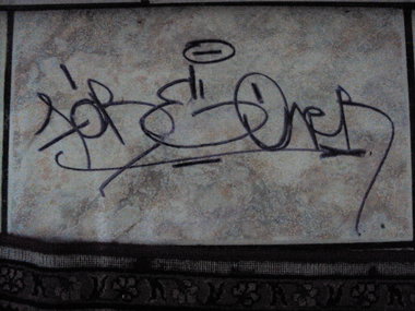 Graffiti Artwork - Photo by iobe1