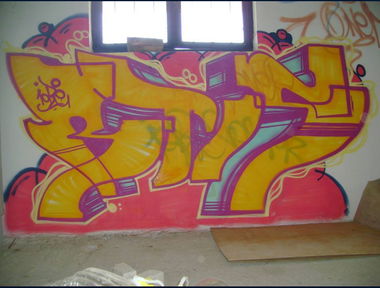 Graffiti Wall - Photo by iobe1