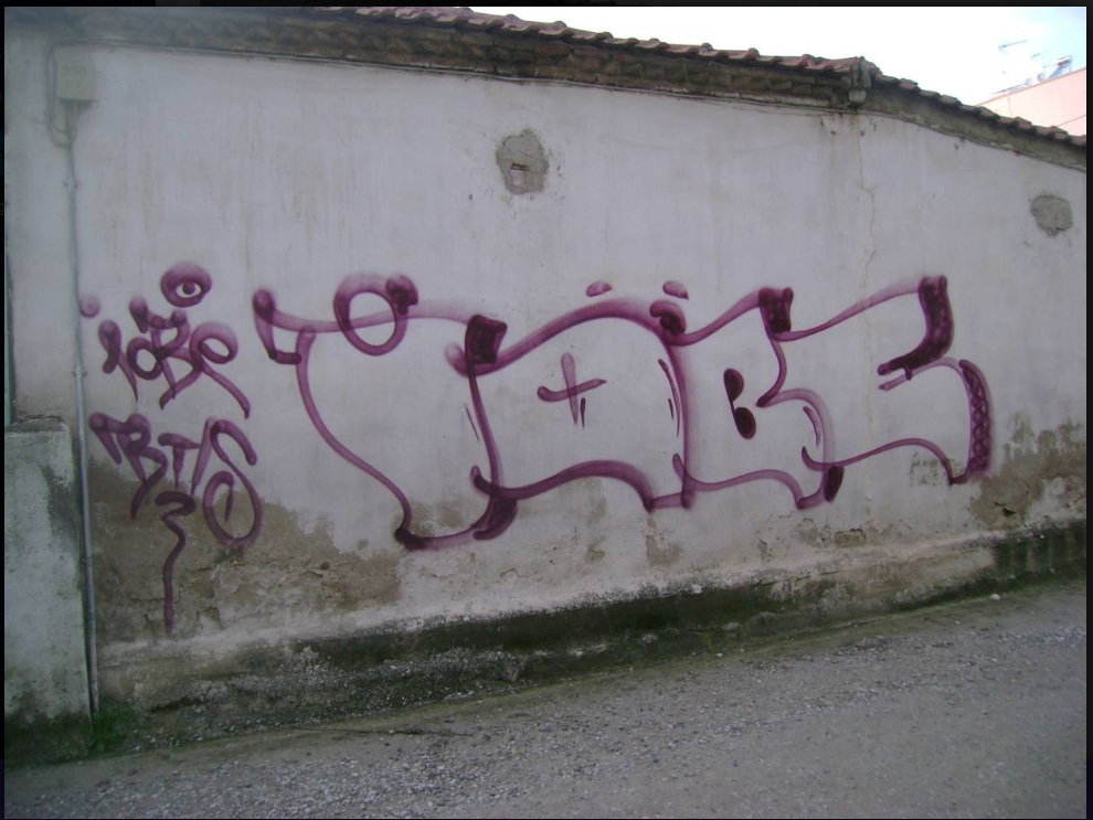 Graffiti Artwork - Photo by iobe1