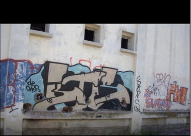 Graffiti Wall - Photo by iobe1