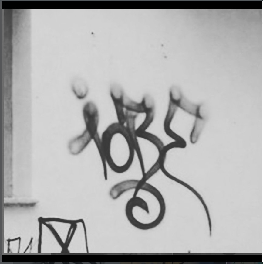 Graffiti Artwork - Photo by iobe1