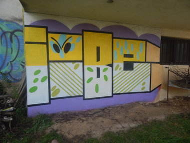 Graffiti Wall - Photo by iobe1