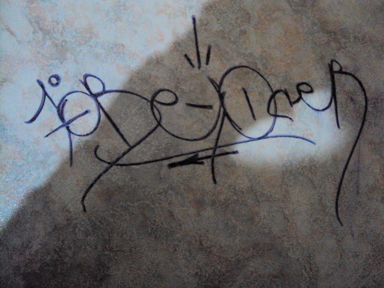 Graffiti Artwork - Photo by iobe1