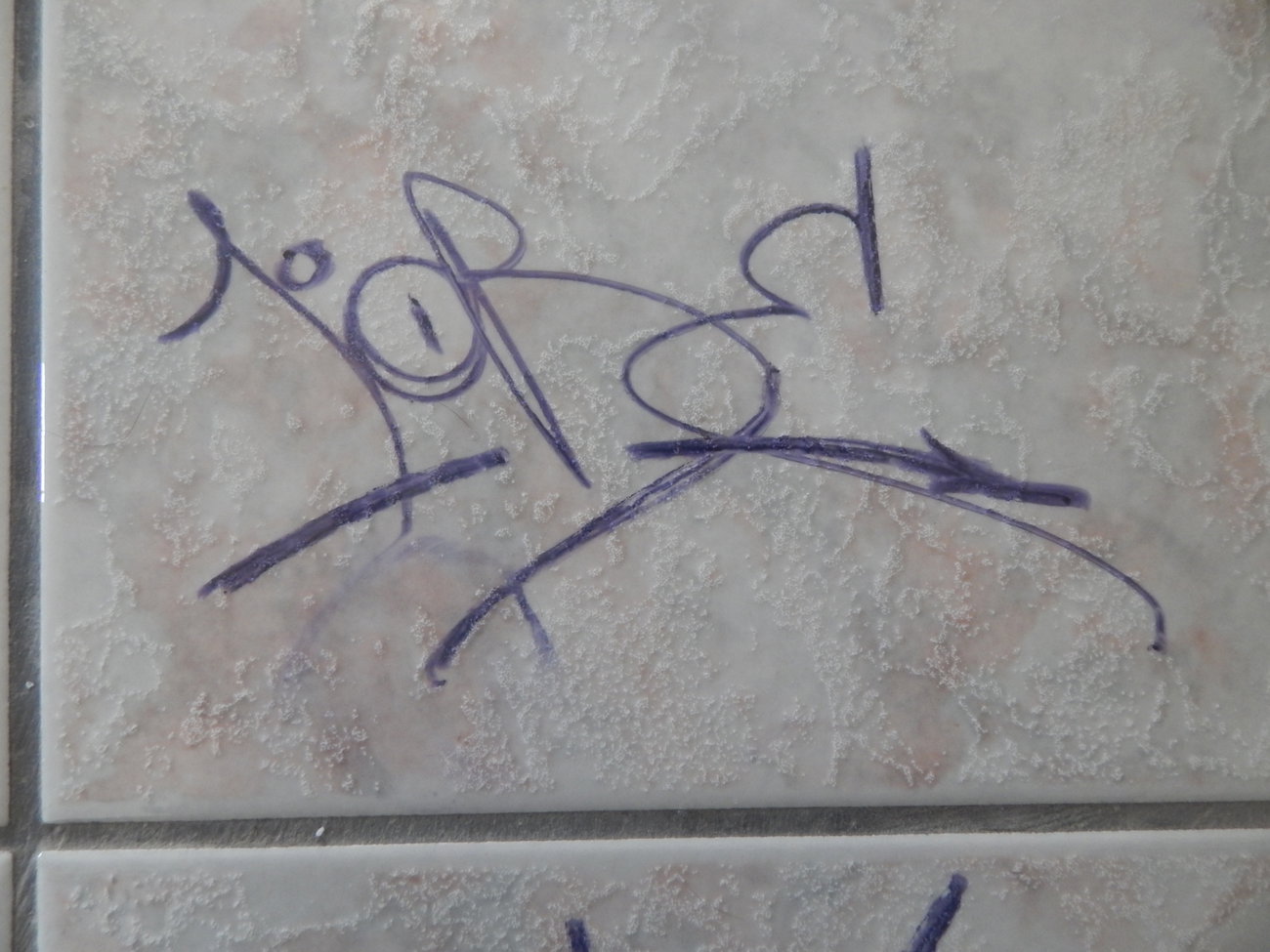 Graffiti Artwork - Photo by iobe1