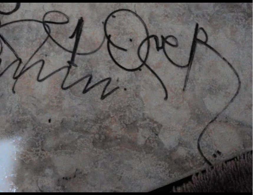 Graffiti Artwork - Photo by iobe1