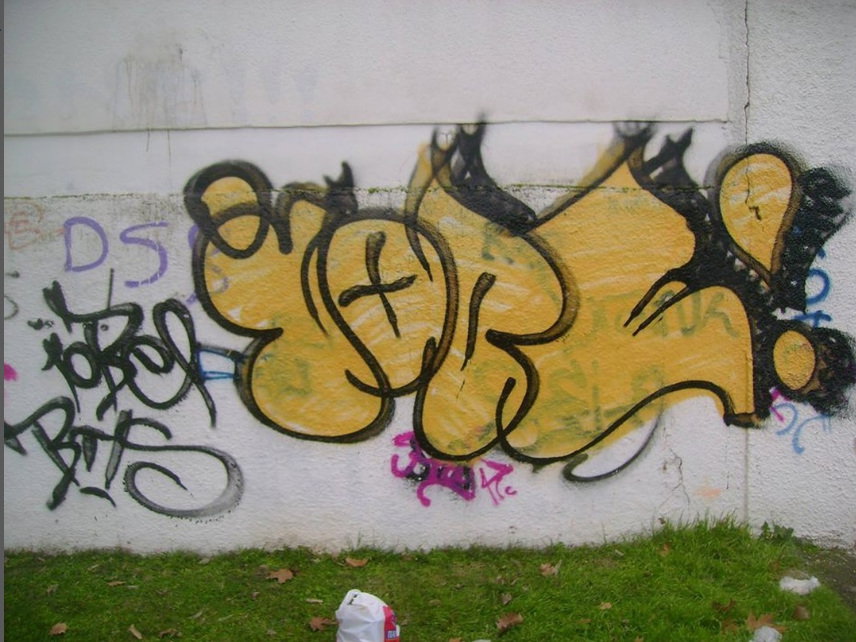 Graffiti Wall - Photo by iobe1