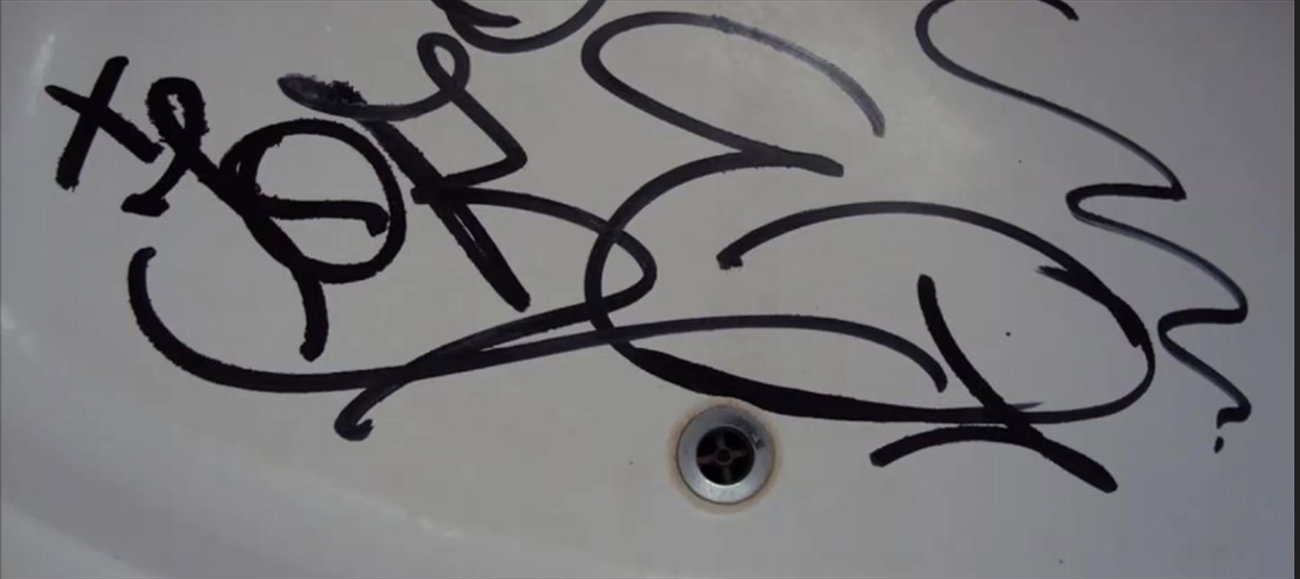Graffiti Artwork - Photo by iobe1