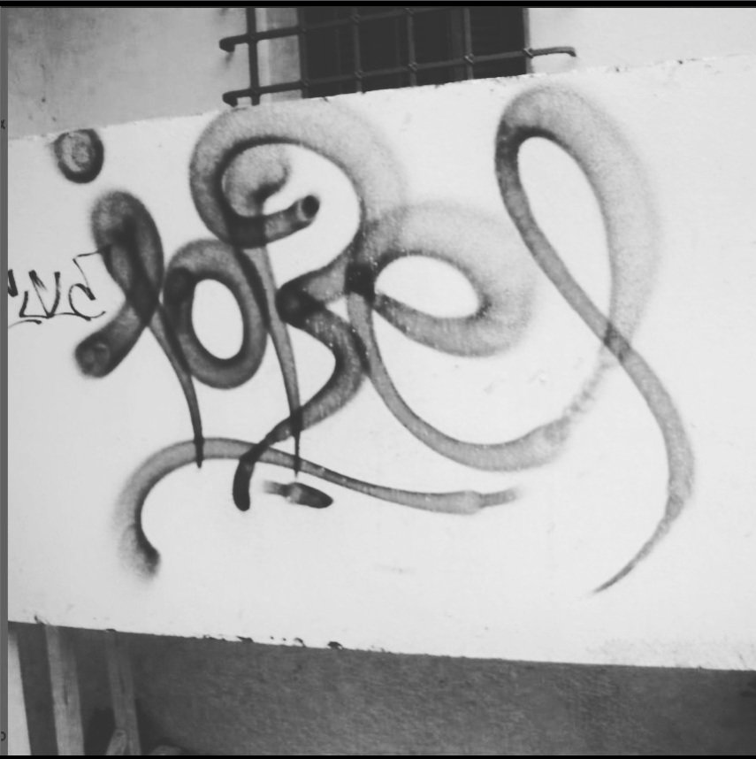 Graffiti Artwork - Photo by iobe1