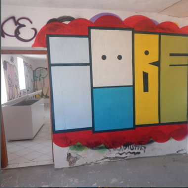 Graffiti Wall - Photo by iobe1