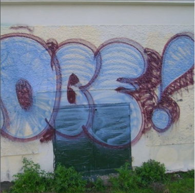 Graffiti Wall - Photo by iobe1
