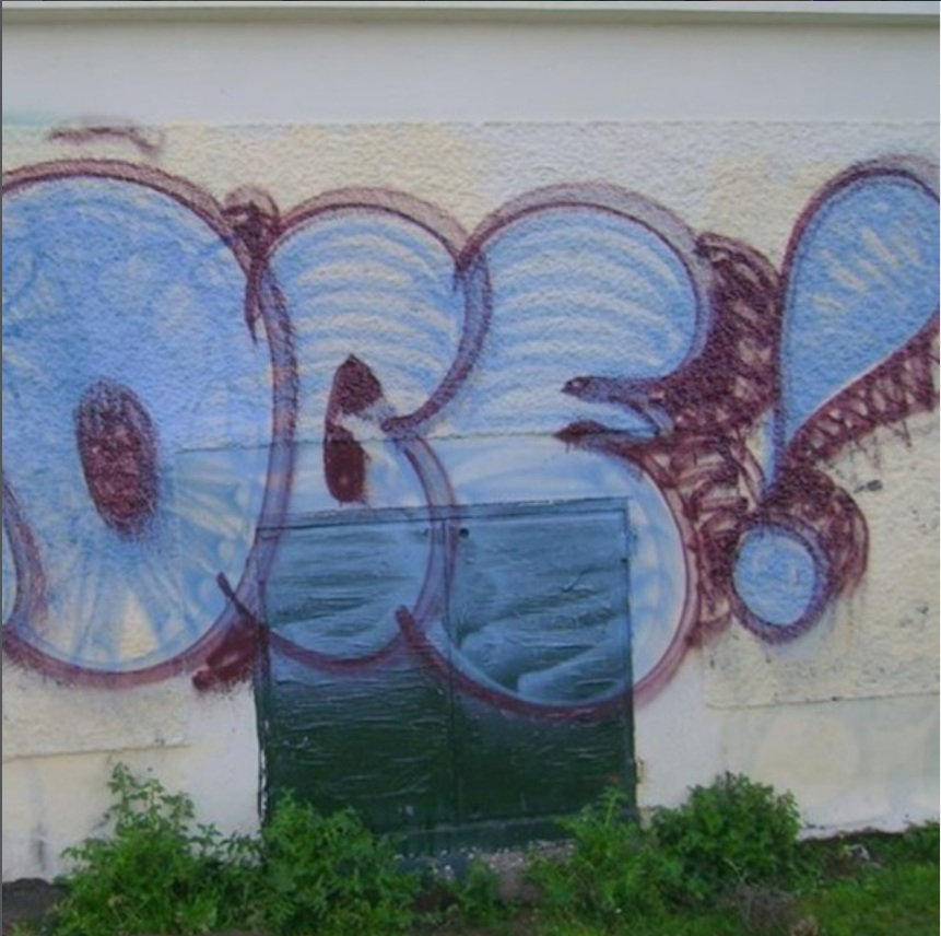 Graffiti Wall - Photo by iobe1