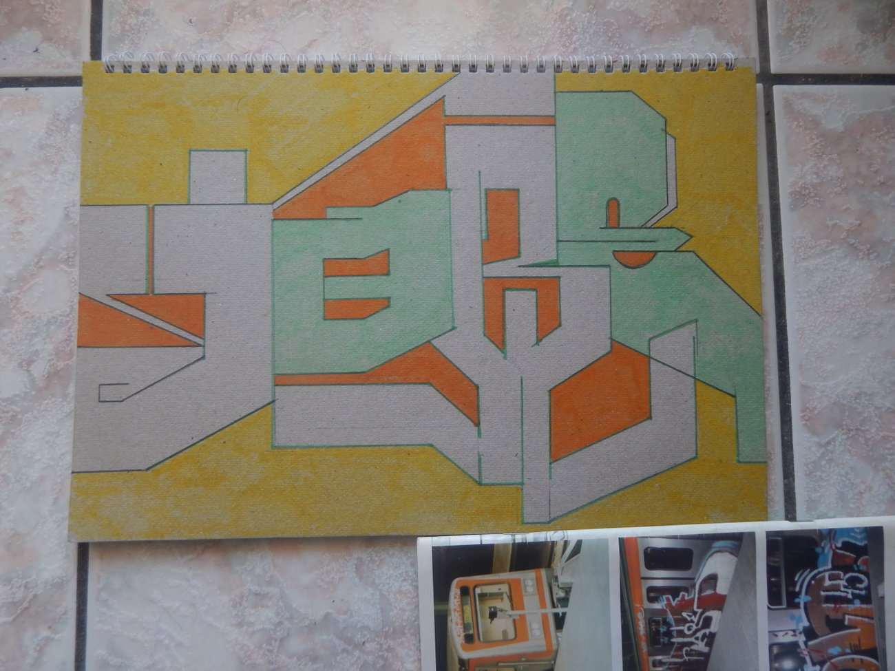 Graffiti Sketch - Photo by iobe1