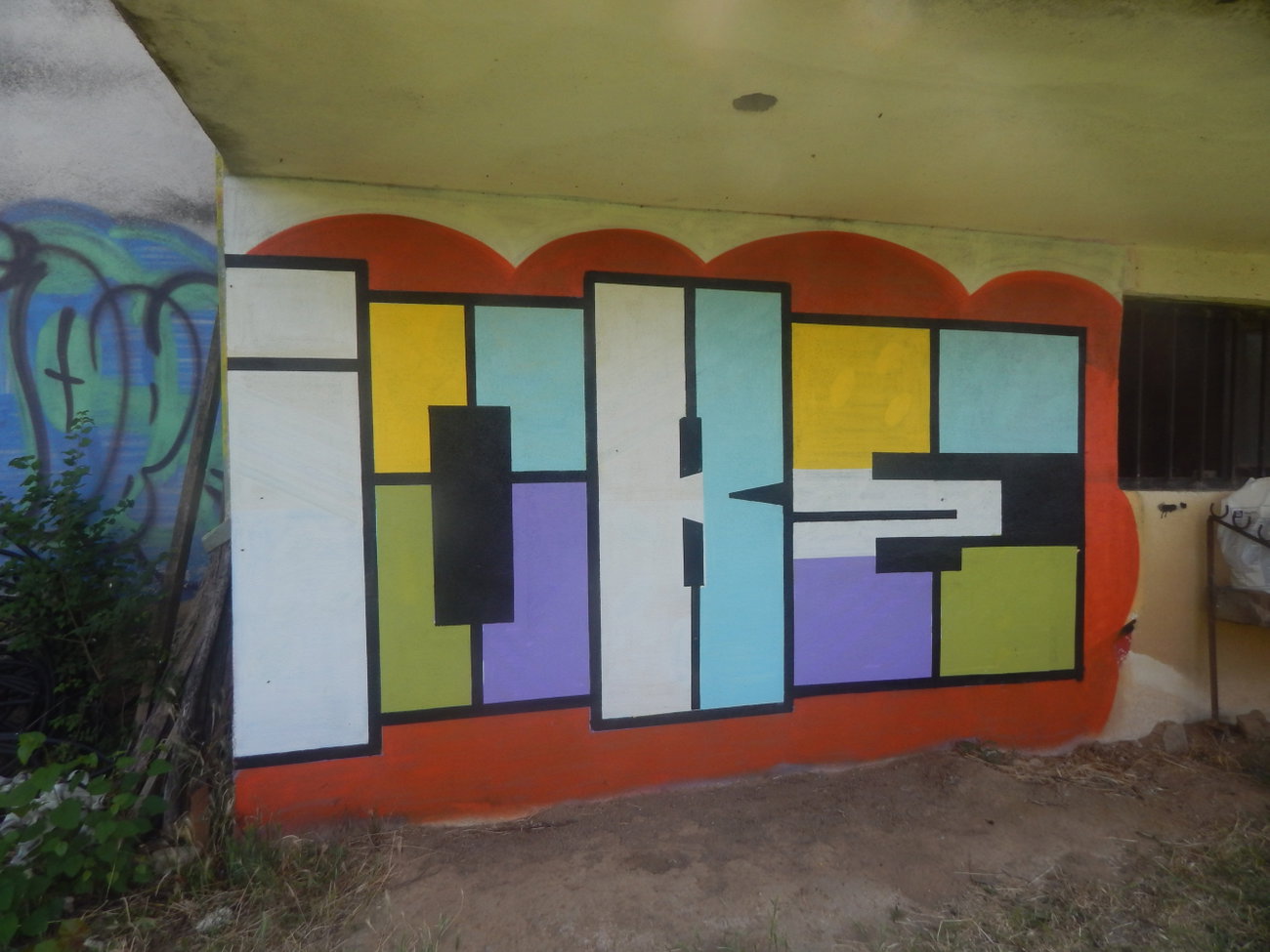 Graffiti Wall - Photo by iobe1
