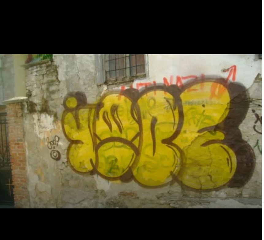 Graffiti Wall - Photo by iobe1