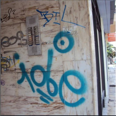 Graffiti Artwork - Photo by iobe1