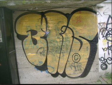 Graffiti Wall - Photo by iobe1
