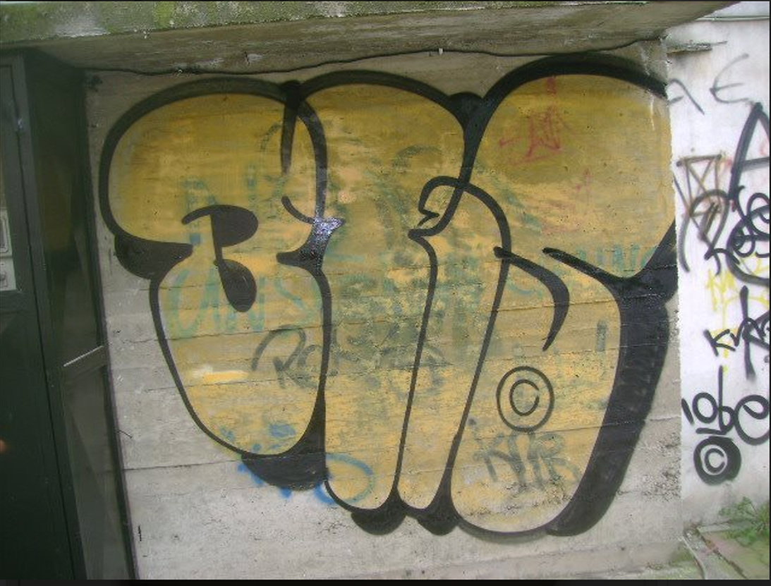 Graffiti Wall - Photo by iobe1