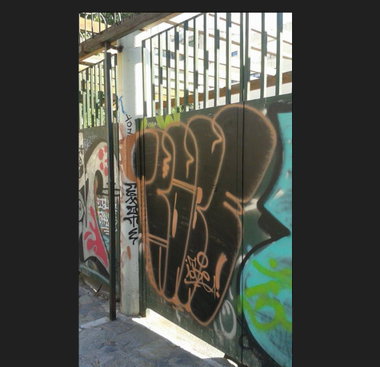 Graffiti Wall - Photo by iobe1