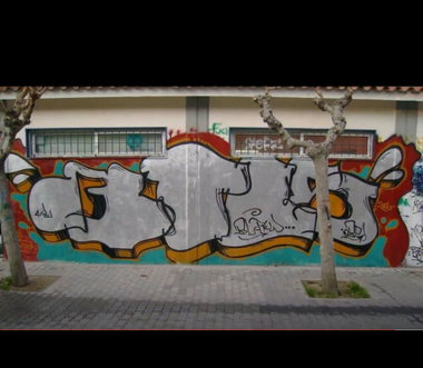 Graffiti Wall - Photo by iobe1