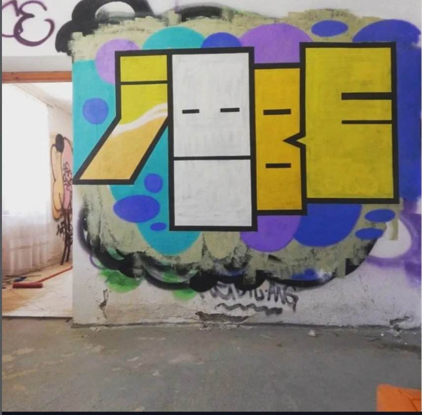 Graffiti Wall - Photo by iobe1