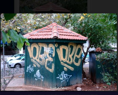 Graffiti Artwork - Photo by iobe1