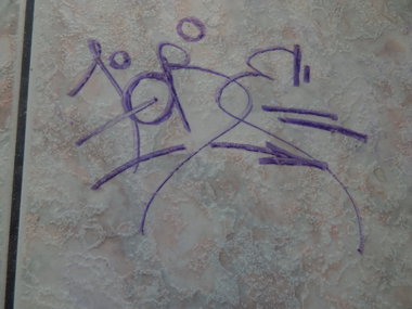 Graffiti Artwork - Photo by iobe1