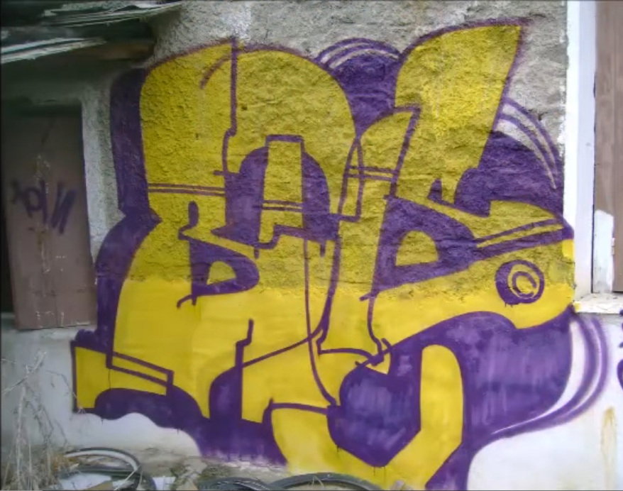 Graffiti Wall - Photo by iobe1